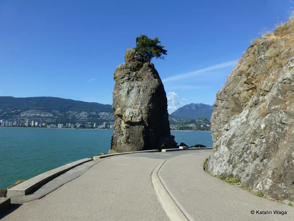 Canda Vancouver Stanley Park rock walkway