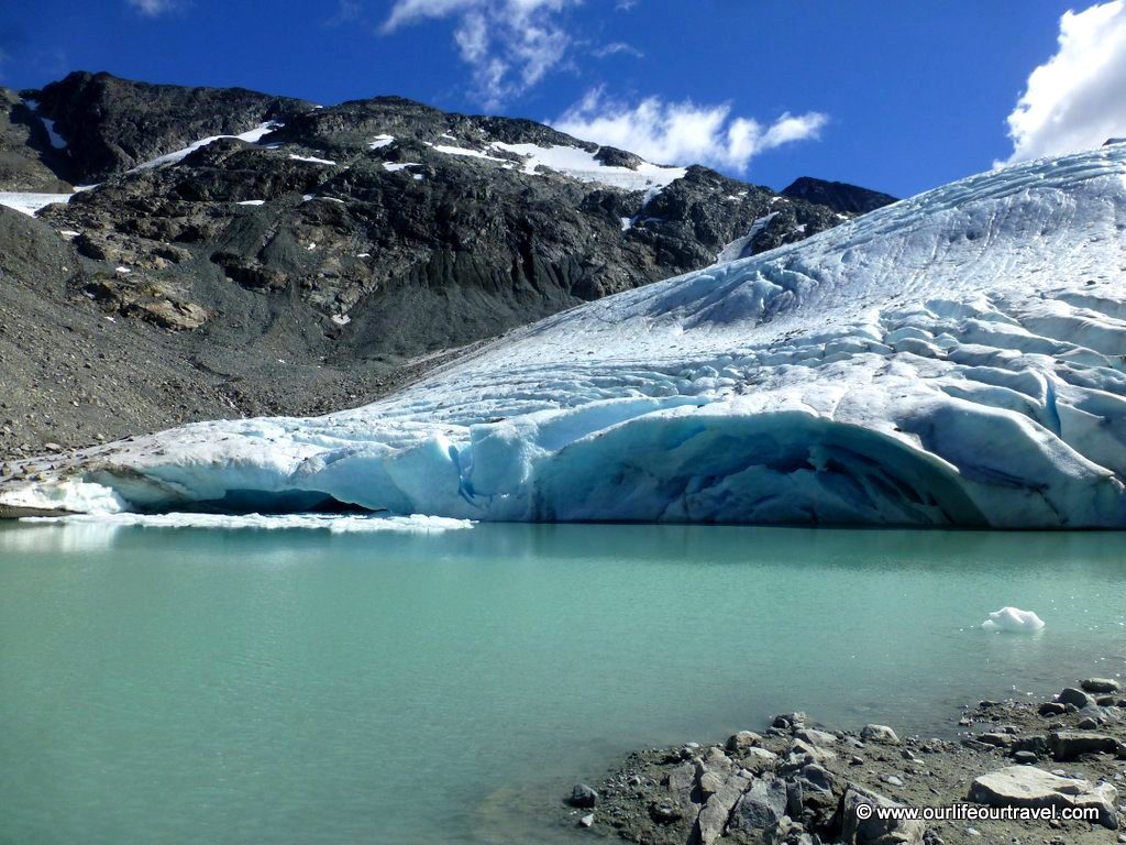 Glacier nearest to Wedgemount Lake