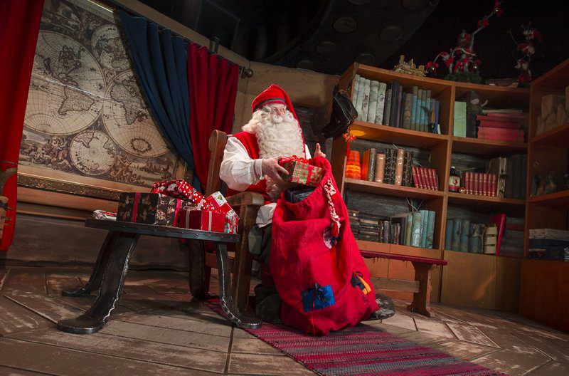 Visiting Santa Claus at his Office | Lappföld Mikulás