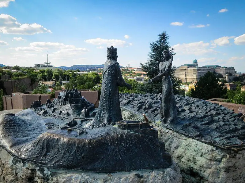 Little Budapest statue at Gellért Hill