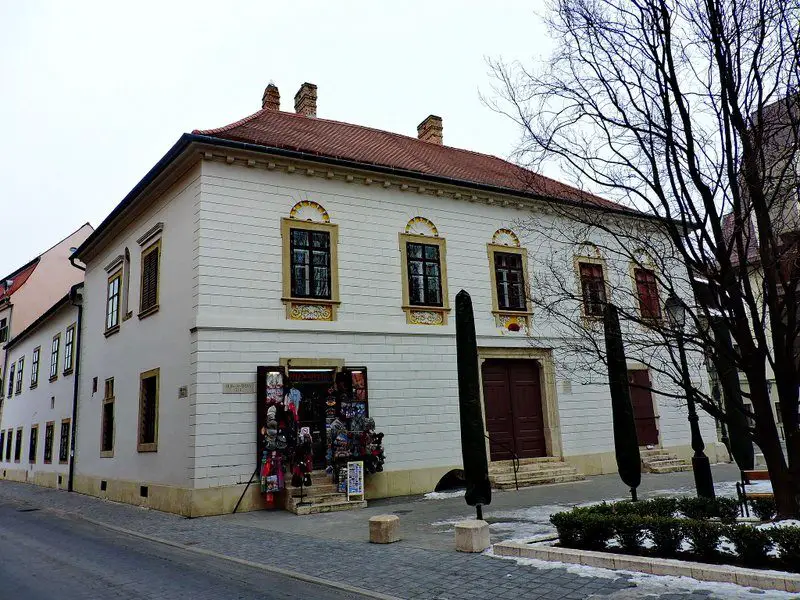 The oldest building in use in Budapest: Vörös Sün House (or Tavern)