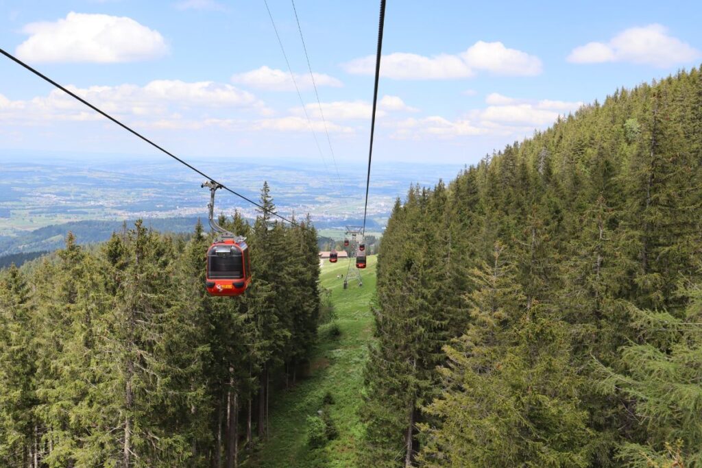 The cable car runs between Kriens and Mt Pilatus (Pilatus Kulm)